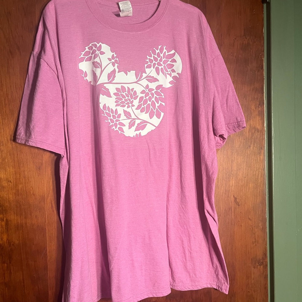 Gildan Pink Tee with White Floral Mouse Graphic